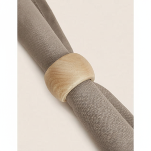 Juego de seis servilleteros de madera rústica hechos a mano con detalles únicos para mejorar la presentación de su mesa de comedor - Product Image 1