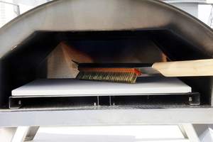 <span class=keywords><strong>Brosse</strong></span> <span class=keywords><strong>à</strong></span> pizza de 21 pouces avec grattoir-Outil de nettoyage parfait <span class=keywords><strong>pour</strong></span> <span class=keywords><strong>four</strong></span> <span class=keywords><strong>à</strong></span> pizza portable extérieur, avec manche <span class=keywords><strong>en</strong></span> <span class=keywords><strong>bois</strong></span> et poils <span class=keywords><strong>en</strong></span> <span class=keywords><strong>laiton</strong></span> - Product Image 6