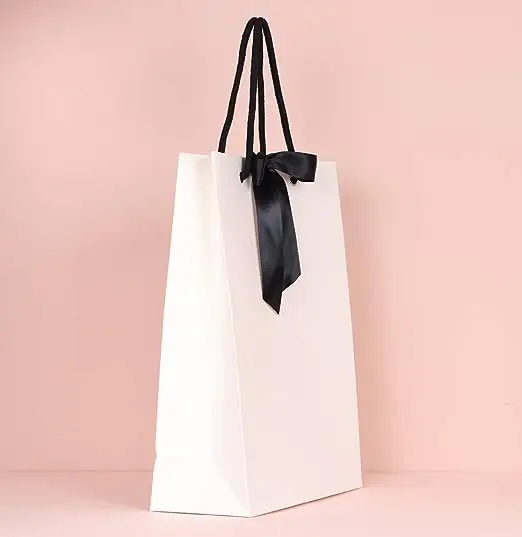 Saten yay kurdele ile zerafet hediye kağıt torba sağlam dayanıklı kalın beyaz hediye çantası ile siyah saplı fırça ve şerit