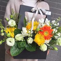 Boîte de livraison de baskets de grande taille rouge et noire avec impression de logo personnalisée pour fleurs