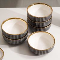 Service de table en céramique de luxe gris foncé, style européen, tasse à café accessible, assiette ronde pour un usage domestique, vaisselle élégante