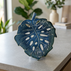 Plato de Cerámica para Servir con Diseño de Hoja Azul, Decoración de Mesa Hecha a Mano, 400 mm de Diámetro - Product Image 1