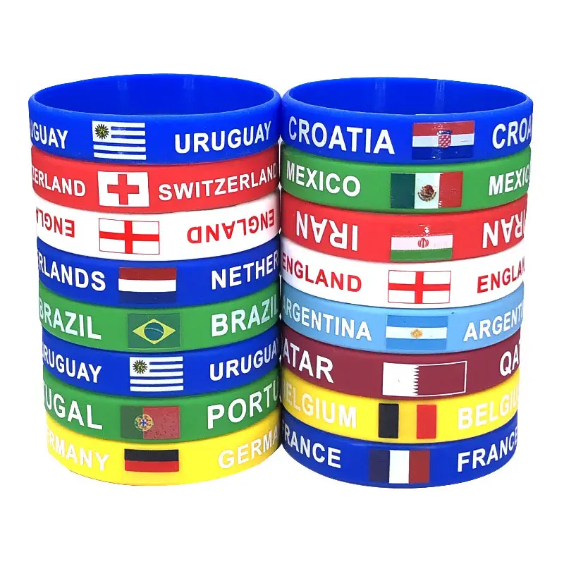 Vente en gros de bracelets en silicone personnalisés pour coupe du monde de football Bracelets en silicone pour les fans Souvenirs