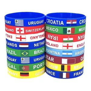 Atacado Personalizado World Football Cup Silicone Pulseiras Football Club Team Soccer Silicone Pulseiras para Fãs Lembrança