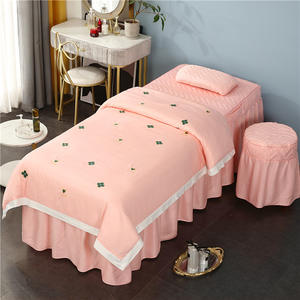 SP128 4 pièces ensemble <span class=keywords><strong>de</strong></span> couvre-<span class=keywords><strong>lit</strong></span> <span class=keywords><strong>de</strong></span> beauté ensembles <span class=keywords><strong>de</strong></span> literie <span class=keywords><strong>de</strong></span> massage haut <span class=keywords><strong>de</strong></span> gamme salon SPA couvre-<span class=keywords><strong>lit</strong></span> <span class=keywords><strong>de</strong></span> santé et jupe <span class=keywords><strong>de</strong></span> <span class=keywords><strong>lit</strong></span> personnalisés en gros - Product Image 3