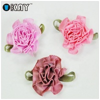 Vente en gros 100% nœuds de ruban de satin de polyester fleurs de carnsatin faites à la main décoratives pour accessoires de robe de mariage mélanger les couleurs