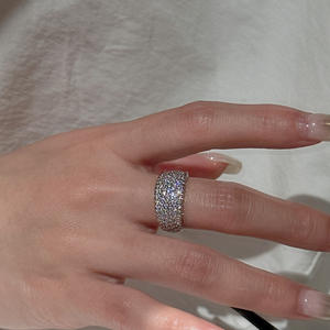 แหวนเงินแท้ S925 ประดับเพชรซิคอน ดีไซน์เฉพาะตัว เรียบหรู ทันสมัย ดีไซน์โค้งมน เปิดได้  ทันสมัย - Product Image 3