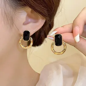 Korean Niche Design Fashion Jewelry Earrings Woman Brass Hoop Pendant Trendy Jewelry Earrings Female Stud Earrings Wholesale