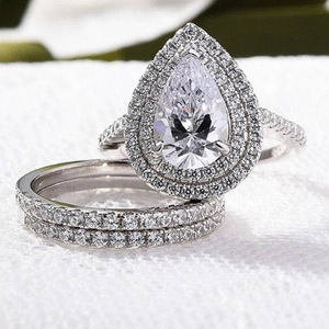 Anello da Donna in Oro Bianco con Diamante Naturale Taglio a Pera, Colore G, Design Halo, Anello di Fidanzamento T0694 - Product Image 2