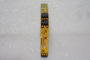PLC S2 C 24VDC 3NO 1NC 产品编号 751102 安全继电器编程控制器 - Product Image 3
