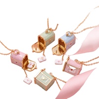 Collier tendance haut de gamme avec breloques en forme de boîte aux lettres et enveloppe, pendentif colombe en forme de cœur, cadeau délicat pour femme