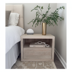 Mesita de noche de madera Encalada con estante abierto y cajón. Una pieza acogedora disponible a precios al por mayor - Product Image 1