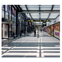 Garage extérieur préfabriqué en structure acier, résistant aux séismes, pour gare de métro/trem tramway moderne à grande vitesse