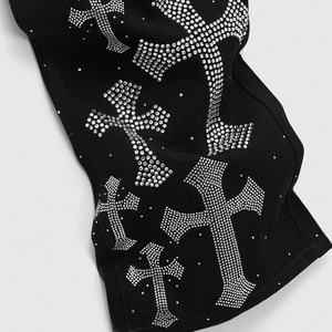 Pantalones vaqueros Y2K holgados para hombre, estilo vintage lavado y desgastado, con estampado gráfico de cruz personalizado y pedrería, de pierna ancha, de fabricante de ropa urbana. - Product Image 3