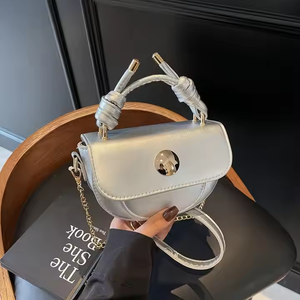 Nouveauté 2025 – Sacs à bandoulière tendance pour femme, sacs à rabat semi-ronds avec fermeture éclair, couleurs acidulées en PU - Product Image 2