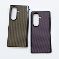 Funda de Cuero PU para Samsung Galaxy Z Fold 7 6 5 W25 con Textura de Fibra de Carbono, Protección de Bisagra y Cristal Templado