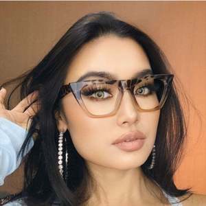 Gafas de Sol Cat Eye Vintage Negras con Logotipo Personalizado, Anti Luz Azul, Bloqueo de Luz Azul para Mujer - Product Image 3