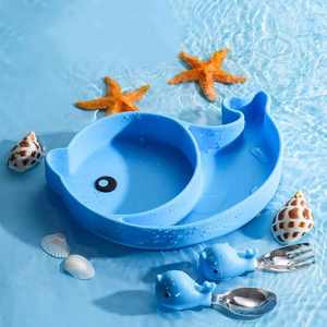 Dessin animé dauphin forme Silicone enfants vaisselle enfants couverts ensemble avec acier inoxydable fourchette cuillère bavoir et paille - Product Image 3