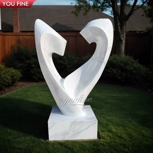 Scultura Moderna Astratta in Marmo Intagliata a Mano - Product Image 5