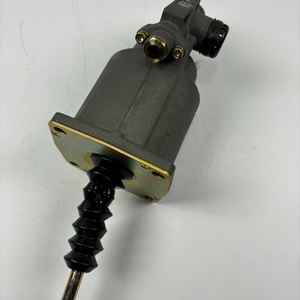 Venta caliente de fábrica DZ93189230080 Cilindro de refuerzo de embrague Shakman Piezas de camiones Cilindros esclavos - Product Image 4