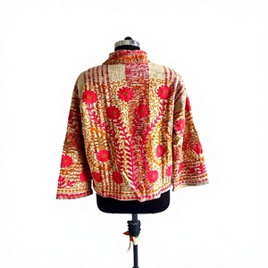 Chaqueta Corta Bordada Estilo Boho Rajasthani con Diseño Floral, Trabajo Aari y Sozni, Bordada a Mano, de Lana, Transpirable, para Otoño e Invierno - Product Image 4