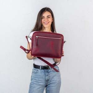 Sac à bandoulière en cuir à la mode bohème vintage unisexe avec fermeture à glissière et bouton personnalisable - Product Image 3