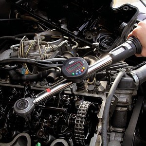 Clé dynamométrique numérique 831 A, entraînement 1/2 pouce, outil de réparation de moteur automobile - Product Image 1