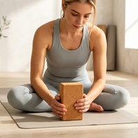 Syntus Kork Yoga Block & Gurt Set 2-teilig Hochdichte Weiche Rutschfeste Yoga-Blöcke 9x6x4 Zoll 8FT Metall D-Ring Gurt für Pilates
