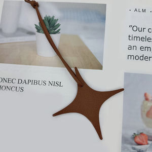 Porte-clés en cuir PU en forme <span class=keywords><strong>de</strong></span> croix et étoile, breloques mignonnes pour sacs à main, vente en gros, pour l'Arabie Saoudite, le Qatar, les Émirats arabes unis, le Koweït - Product Image 6