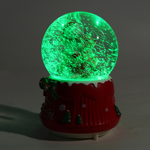 Pupazzo di neve in resina artificiale personalizzato cavalca un alce natale SnowGlobe con fiocco di neve leggero e musica in resina artigianale - Product Image 6