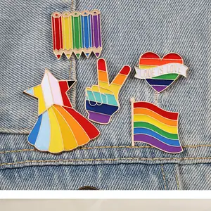 Großhandel Emaille Stolz Regenbogen Symbol Pins Lächeln Gesicht Liebe Herz Regenbogen Flagge Wolke Lustige Abzeichen Brosche Pin