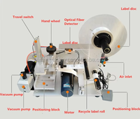 Petite machine d'étiquetage électrique semi-automatique de bureau pour l'étiquetage des bouteilles carrées à face plate