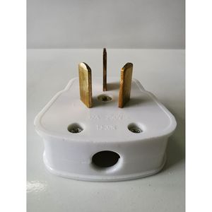 Enchufe Eléctrico T3-32N de 3 Núcleos con Conexión a Tierra Estándar, Plástico, Resistente a Caídas y Explosiones, para Uso Industrial y Doméstico - Product Image 3