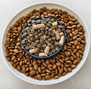 Nourriture pour chats ODM : Croquettes <span class=keywords><strong>Premium</strong></span> à base de viande fraîche, sans céréales, lyophilisées, faible en gras, pour la gestion du poids, la santé de la peau et du pelage - Product Image 2