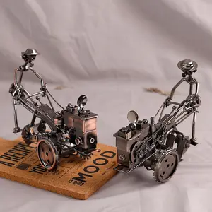 Iron Metal Old Tractor Model Handicraft Decoration Wholesale Metal Figurine European Style Artware Craft Home Or Cafe Ornaments