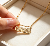Collier personnalisé avec nom en lettre de dessin animé pour femmes et enfants, collier en acier inoxydable doré, bijoux à la mode, chaîne avec initiale personnalisée
