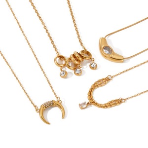 Collar con Forma de Luna Chapado en Oro con Engaste de Zirconia, Cadena Corporal de Moda para Uso Diario, Diseño Geométrico Multicapa - Product Image 4