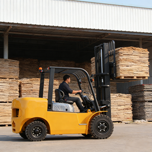 Montacargas Diésel de Servicio Pesado a Precio Económico, 5 Toneladas, Totalmente Hidráulico, 4x4, para Manejo de Materiales en Exteriores - Product Image 1