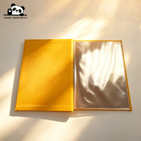 Couverture de menu en cuir pour restaurant gastronomique avec logo personnalisé, reliure verte à vis/clous et pochettes transparentes