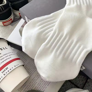 Jingwen Wholesale Customized Logo Men's Sports <b>Socks</b> – High-Quality Cotton Material for Athletic Daily Wear - Product Image 4