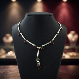 Collar de Cadena para Suéter de Mujer en Plata con Gemas de Granate, Hipoalergénico, Elegante, Diseño Delicado y Atemporal, Joyería de Regalo - Product Image 3