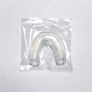 2023プロフェッショナルデンタルガード2サイズ歯の研削ストップ用の4つのアップグレードされたマウスガードのパックいびき歯ぎしり成形可能なマウスピース - Product Image 3