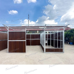 Abri Mobile pour <span class=keywords><strong>Chevaux</strong></span> avec Porte Battante et Panneau Latéral - Product Image 1