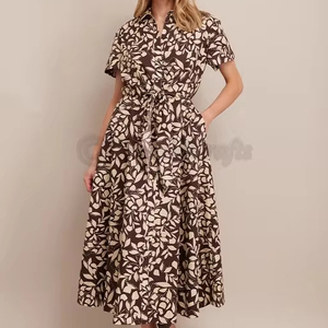 T-shirt en coton de qualité supérieure robe longue ouverture centrale sur le devant poche latérale avec ceinture à manches courtes robe vintage imprimée numériquement - Product Image 1