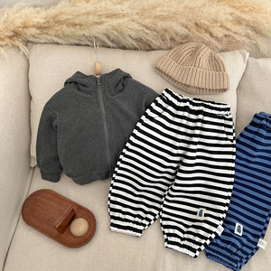 <span class=keywords><strong>Pantaloni</strong></span> Sportivi per Bambini Primavera 2025 Nuova Moda Casual Larghi in Cotone Rivestito in PU a Righe Stile Coreano - Product Image 2