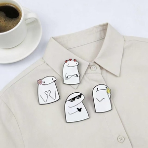 Broches de revers mignonnes en forme de ver de dessin animé, cadeau idéal pour les amateurs de mèmes, décoration pour sac à dos et chapeau - Product Image 6
