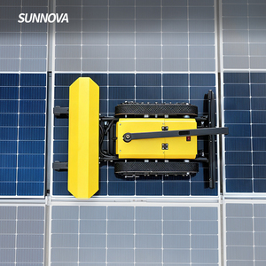 SUNNOVA L3 Petite machine de nettoyage de panneaux solaires portable avec brosse de nettoyage, robot de nettoyage sur chenilles à inclinaison de 25°, économique - Product Image 3