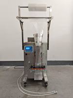 Machine verticale entièrement automatique pour le conditionnement en stick de liquides (jus, bâtonnets glacés, gelée, sauces, gel, miel, sirops, boissons en sachet)