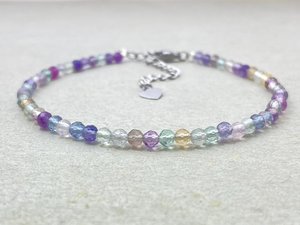 Pulsera de Fluorita Facetada, Joyería Delicada con Piedras Preciosas, Cuentas Microfacetadas, Pulsera de Cristal, Joyería Minimalista, Pulsera con Piedras Preciosas Pequeñas - Product Image 2