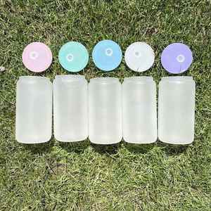 Vaso Transparente con Forma de Lata de Cerveza, 16 oz, Libre de BPA, con Tapa de Plástico de Color, Esmerilado, para Sublimación, con Tapa de PP y Pajita Transparente - Product Image 3